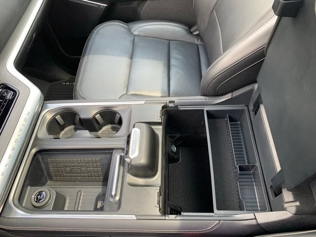 Certified 2025 Ford Expedition Platinum AWD/4WD image 35