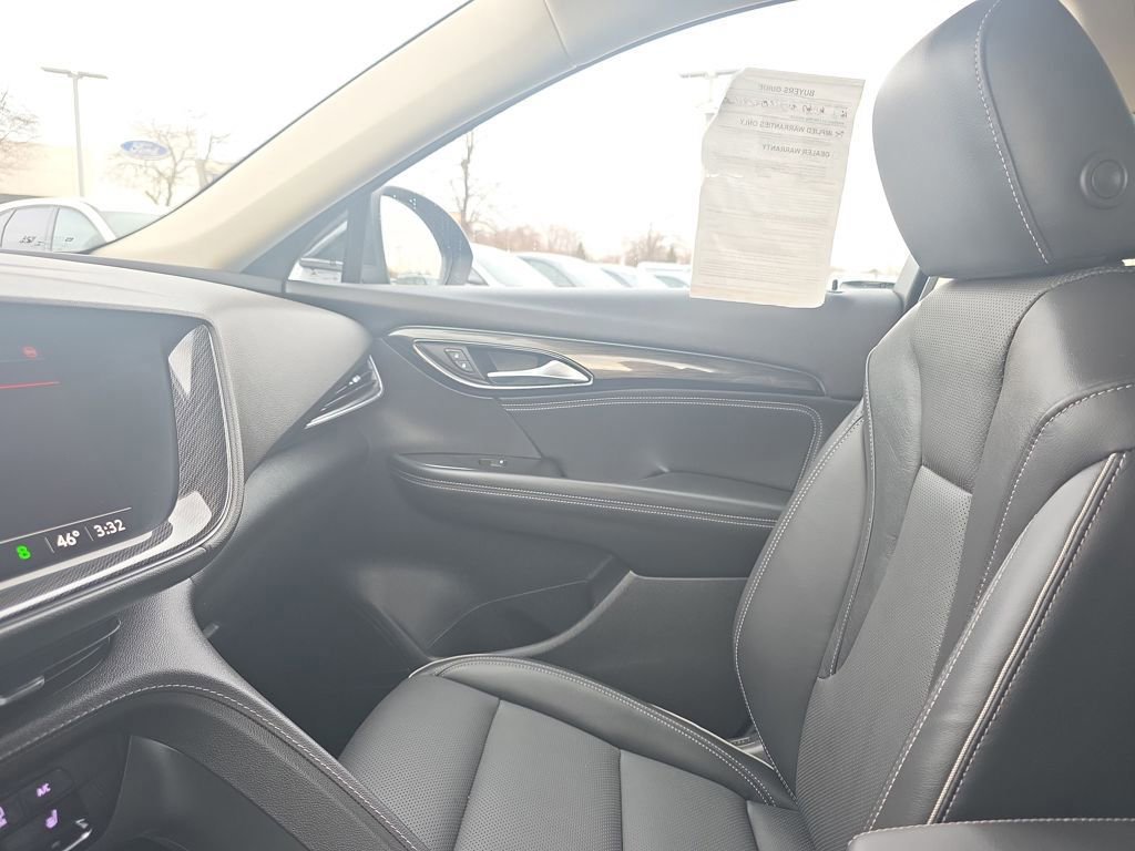 Used 2023 Buick Envision Essence AWD/4WD image 32