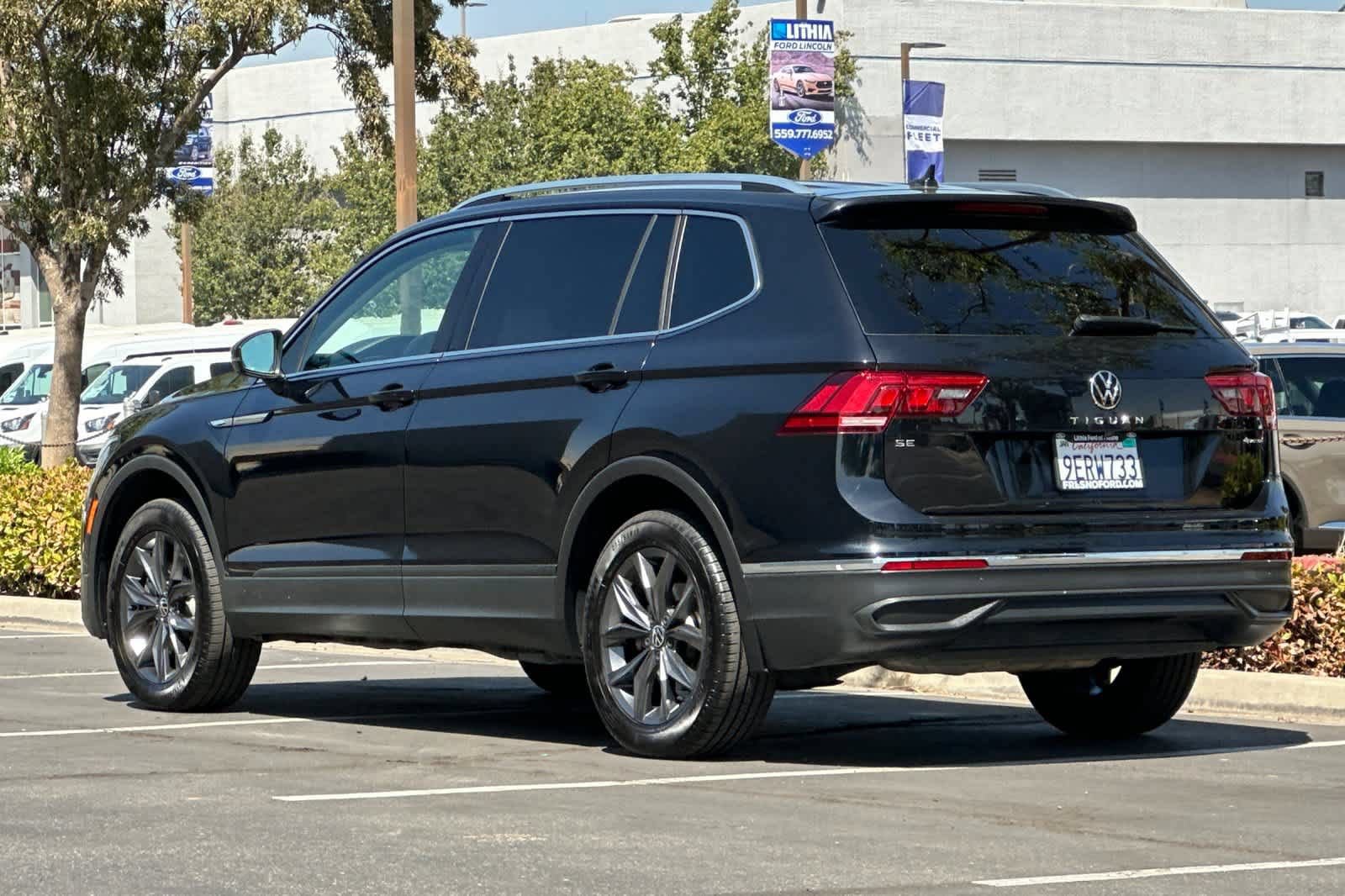 Used 2023 Volkswagen Tiguan SE AWD/4WD image 7