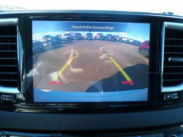 Used 2024 Chrysler Pacifica Touring-L FWD image 26