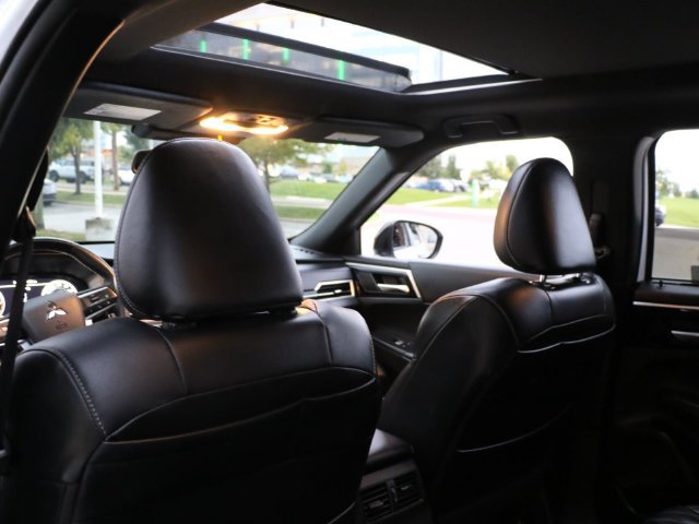 Used 2023 Mitsubishi Outlander SEL Black Edition AWD/4WD image 16