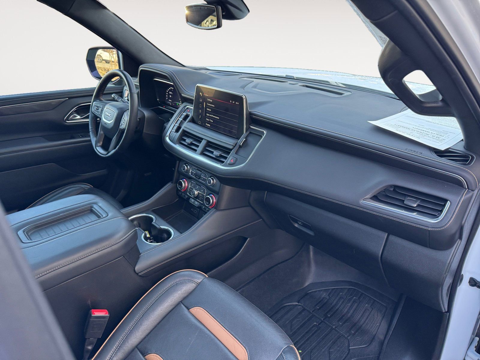 Used 2022 GMC Yukon XL AT4 image 15