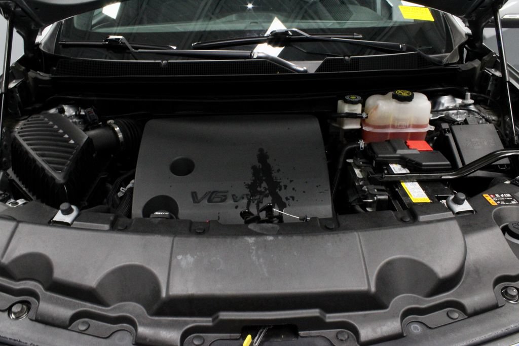 Used 2023 Chevrolet Traverse LT FWD image 18
