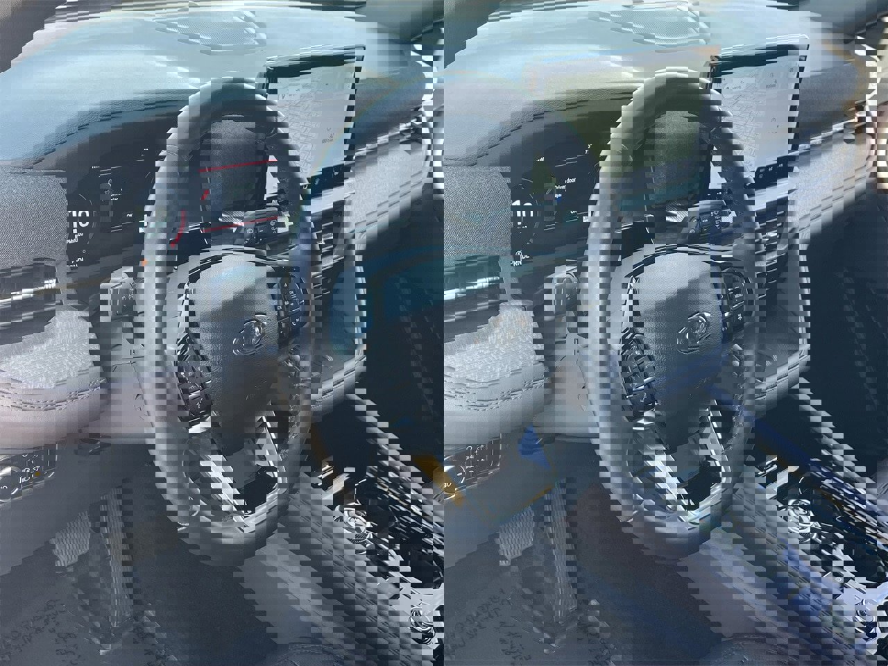 Certified 2025 Ford Explorer Platinum w/ Ultimate Package image 22