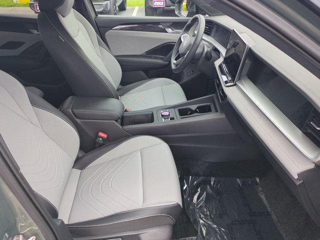 Used 2026 Volkswagen Tiguan SE R-Line FWD image 22