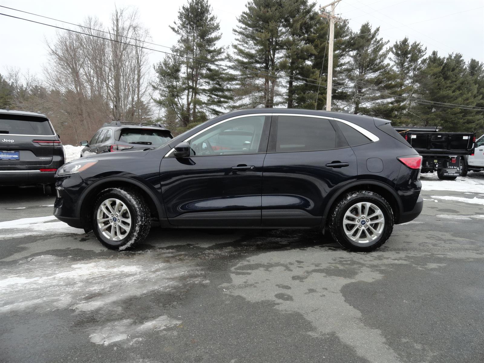 Certified 2021 Ford Escape SE image 8