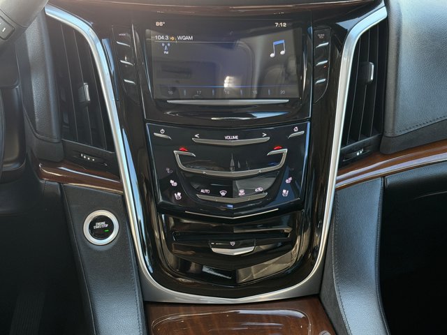 Used 2020 Cadillac Escalade ESV Luxury AWD/4WD image 24