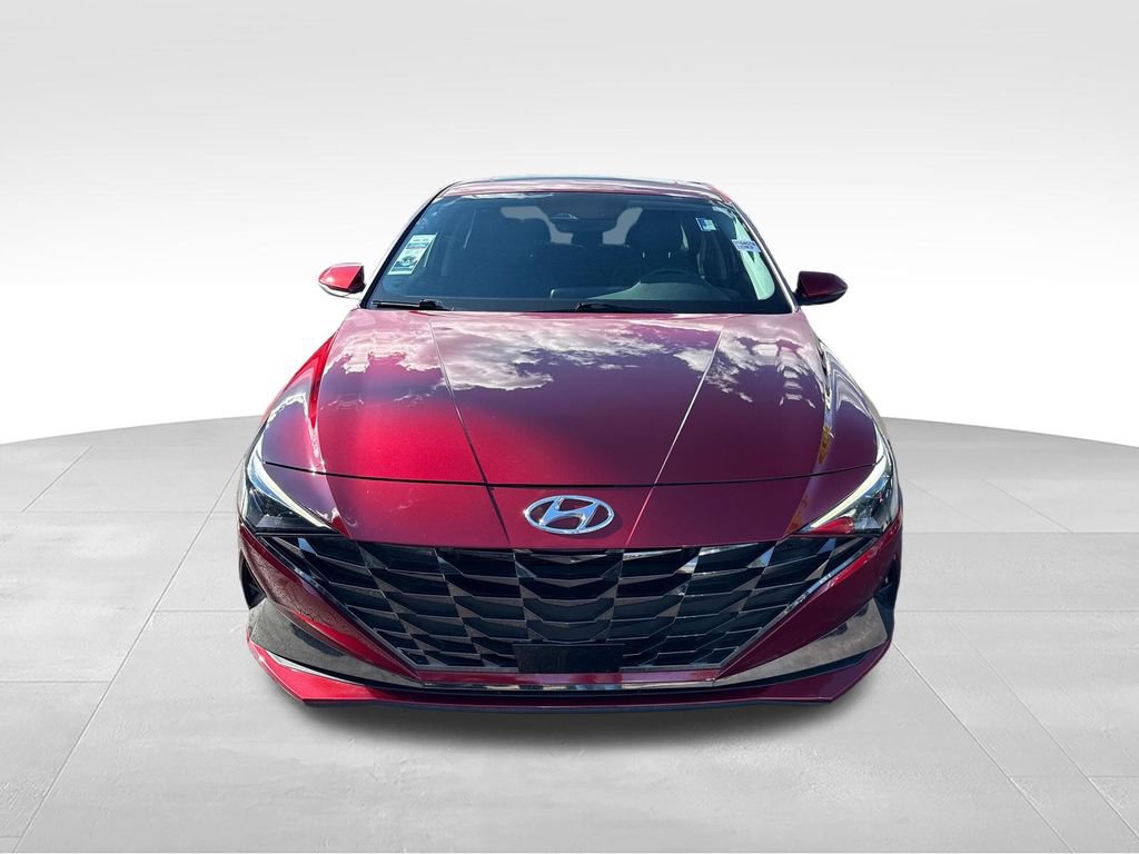Used 2023 Hyundai Elantra Limited FWD image 2