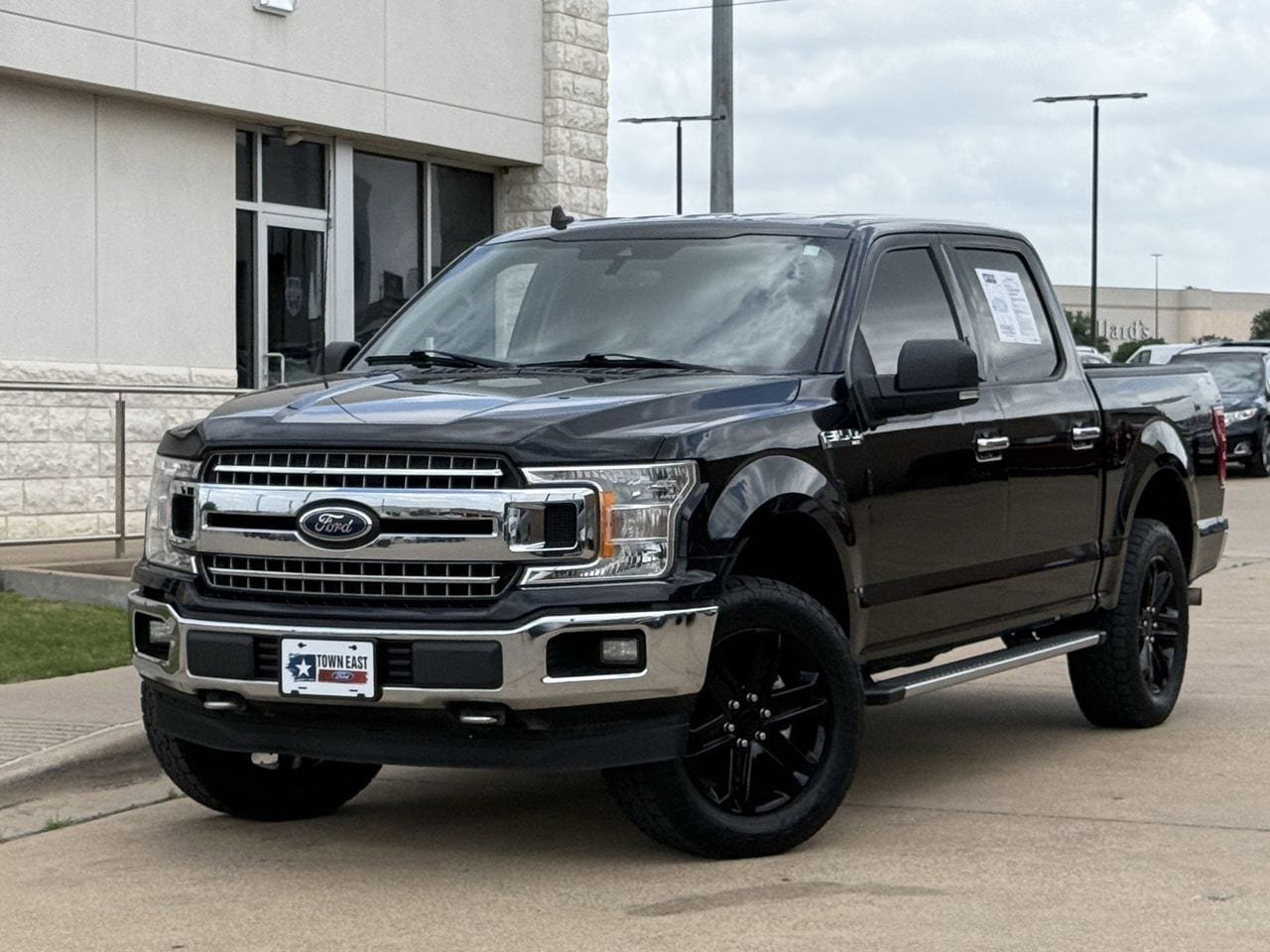 Certified 2019 Ford F150 XLT w/ Equipment Group 302A Luxury AWD/4WD image 2