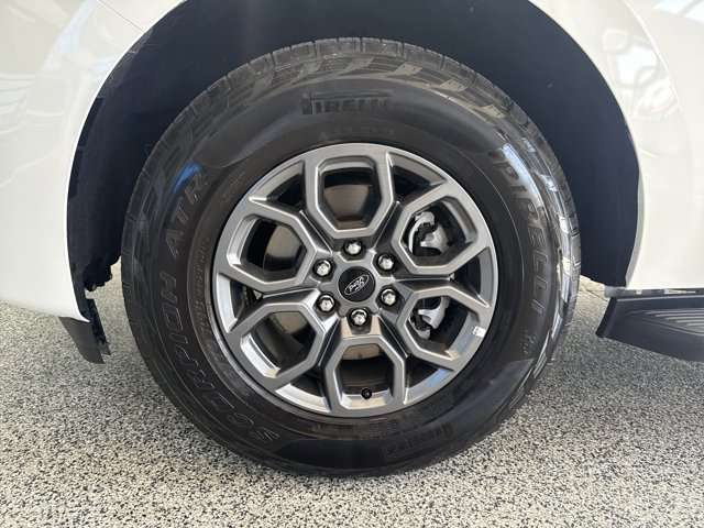 Certified 2025 Ford Expedition Active AWD/4WD image 3