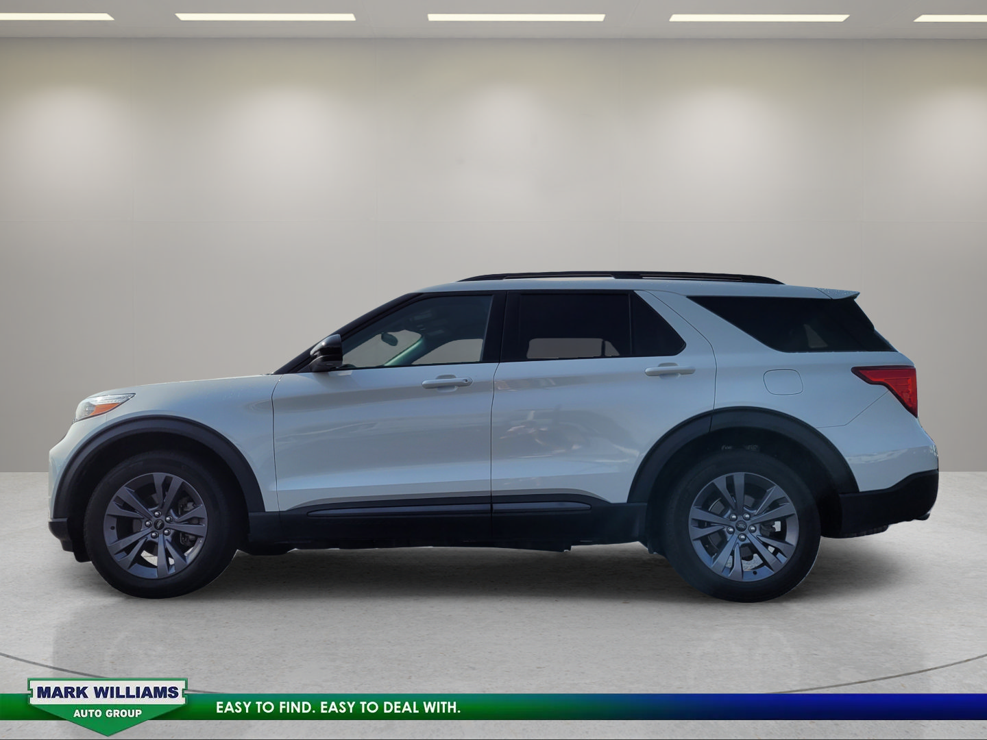 Certified 2022 Ford Explorer XLT w/ Equipment Group 202A AWD/4WD image 7