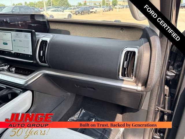 Certified 2025 Ford Expedition Platinum w/ Driver's Package AWD/4WD image 30