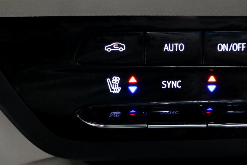 Used 2023 Buick Envision Avenir AWD/4WD image 5