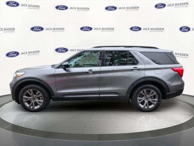 Certified 2022 Ford Explorer XLT w/ Equipment Group 202A AWD/4WD image 2