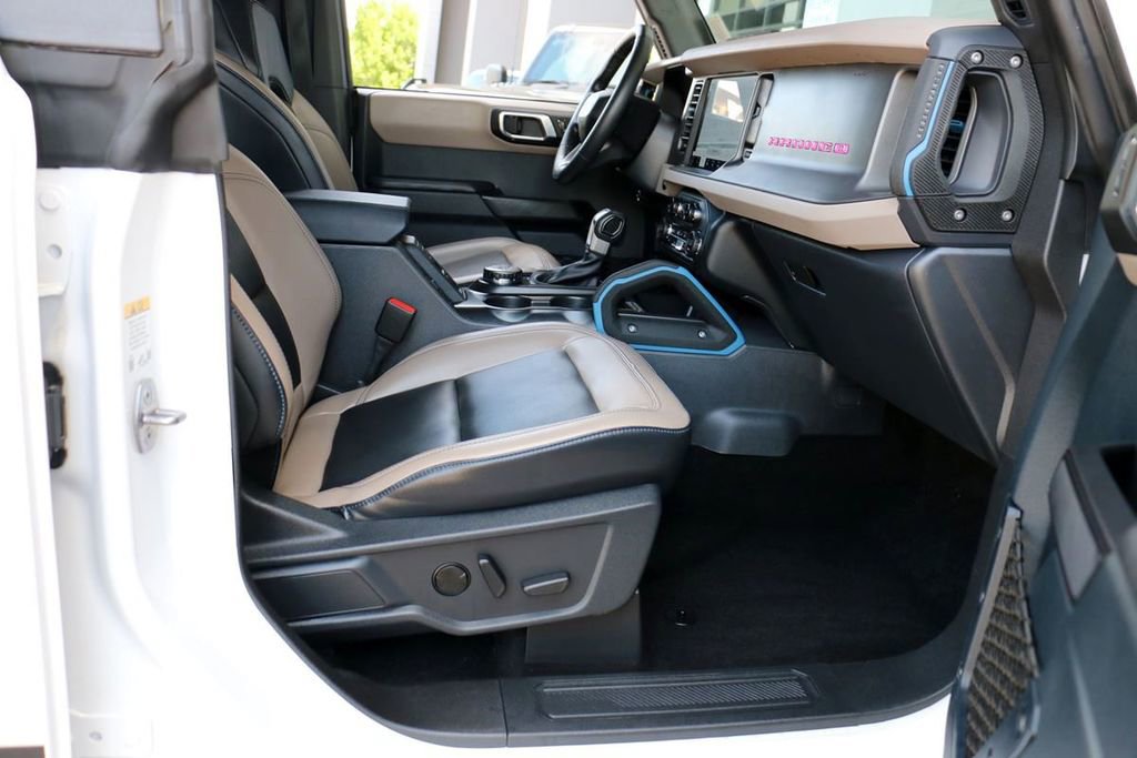 Certified 2024 Ford Bronco Wildtrak AWD/4WD image 32