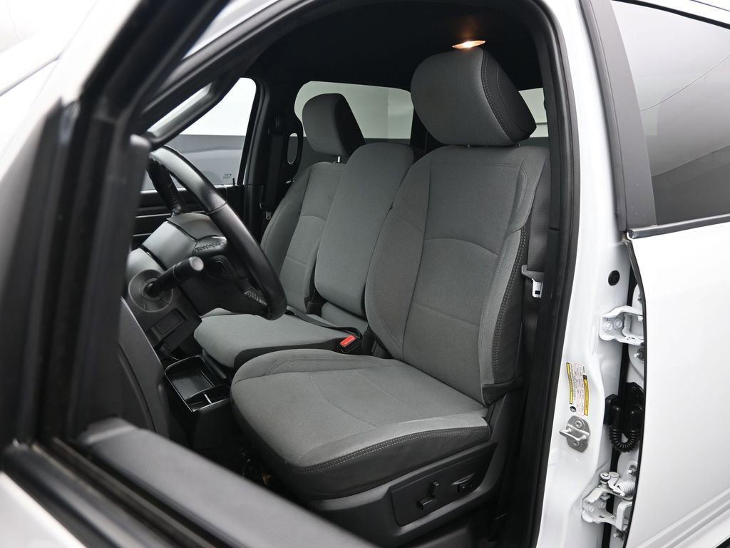 Used 2024 RAM 3500 Big Horn image 36