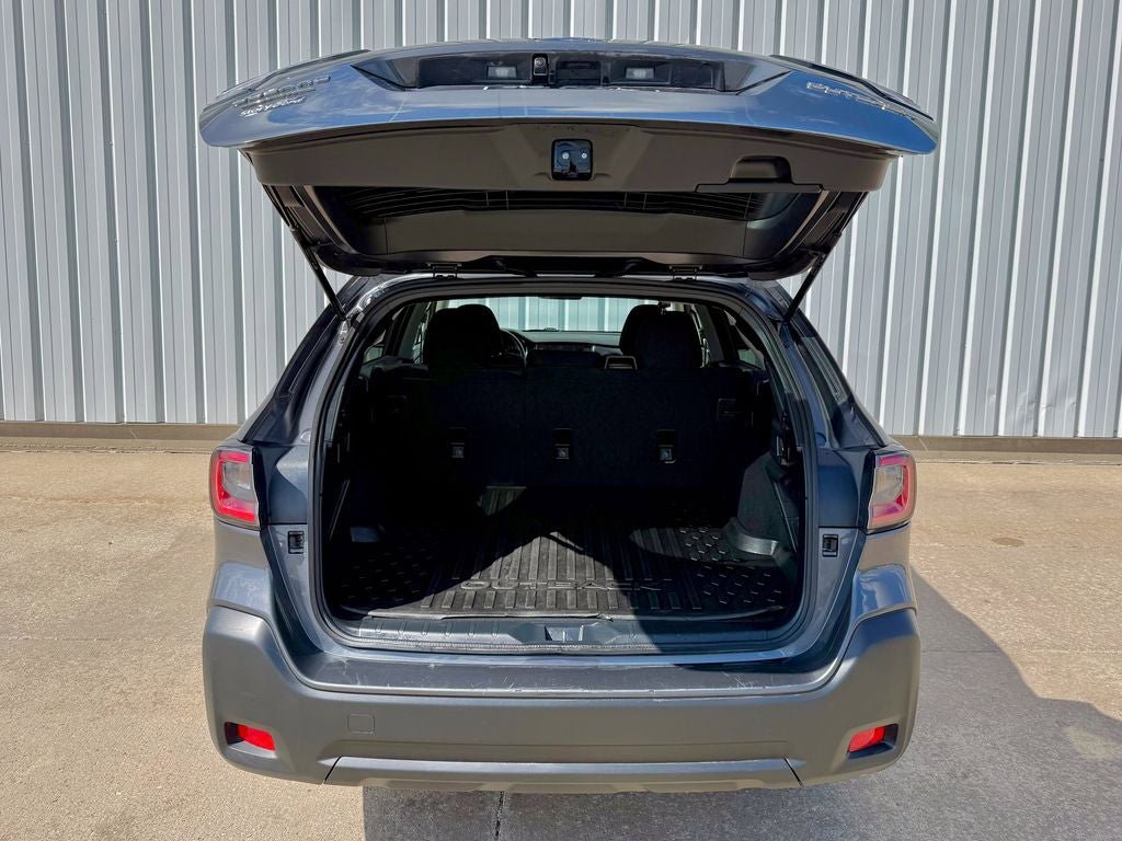Used 2023 Subaru Outback Premium AWD/4WD image 16