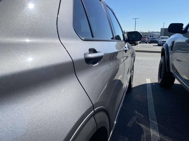 Certified 2023 Ford Explorer XLT w/ Equipment Group 202A AWD/4WD image 8
