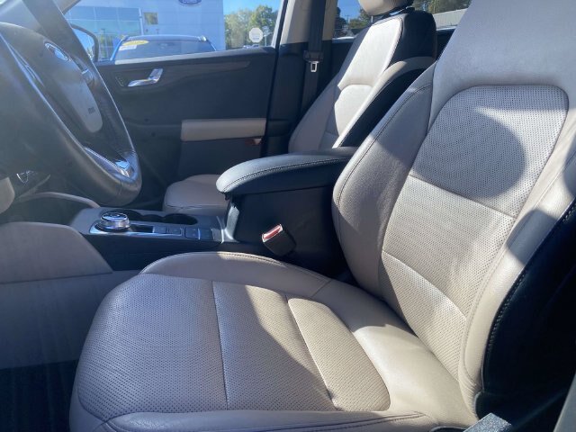 Certified 2020 Ford Escape Titanium AWD/4WD image 15