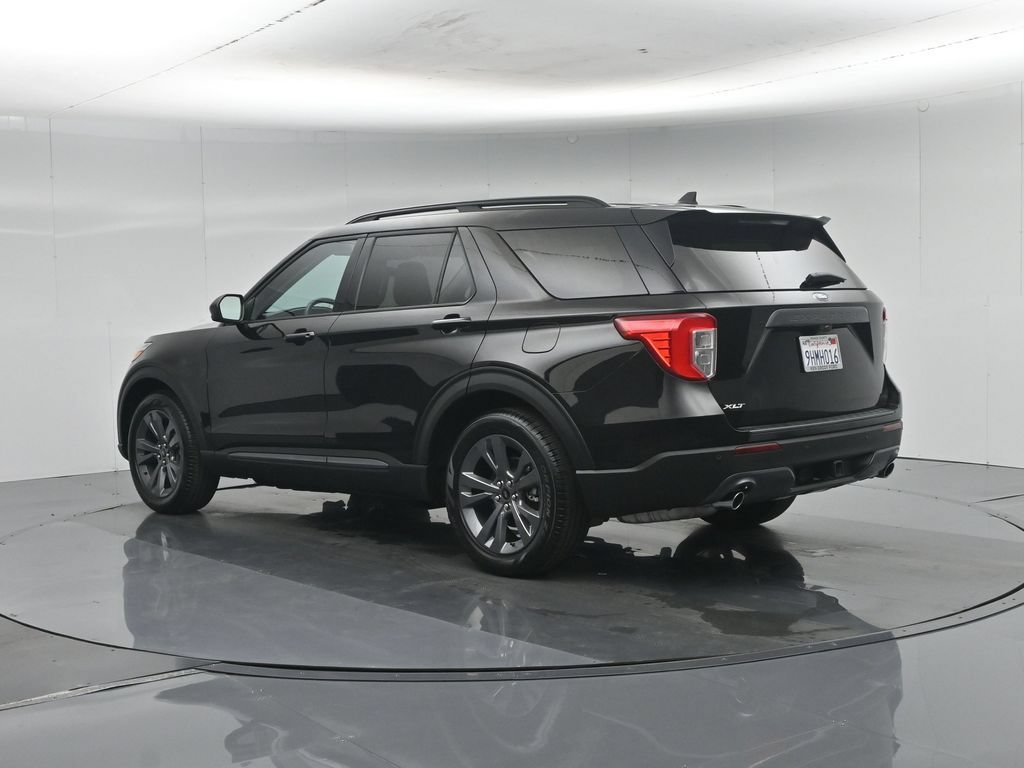 Certified 2023 Ford Explorer XLT w/ Equipment Group 202A RWD image 28