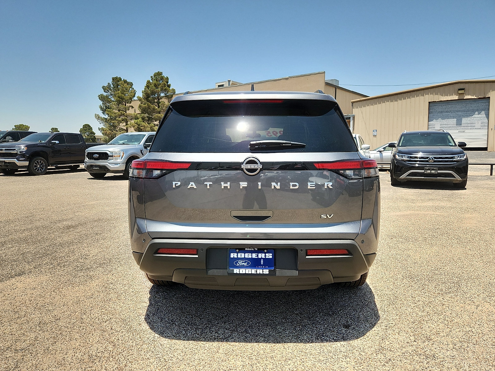 Used 2024 Nissan Pathfinder SV FWD image 6