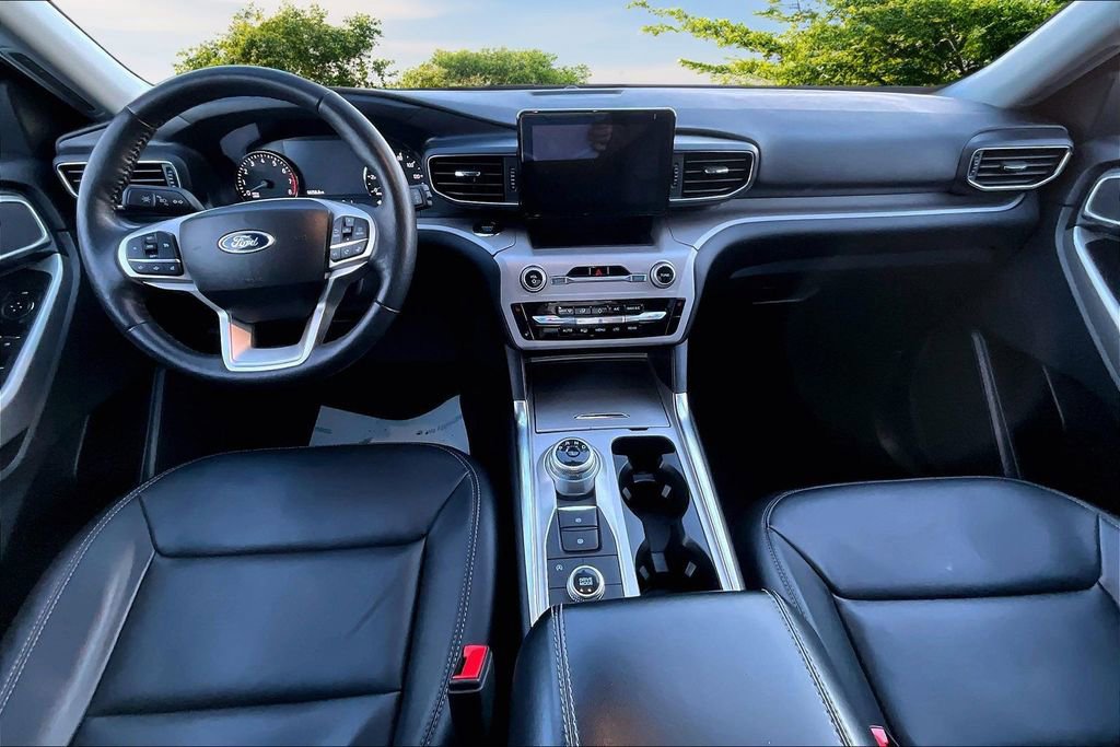 Certified 2023 Ford Explorer XLT w/ Equipment Group 202A image 15