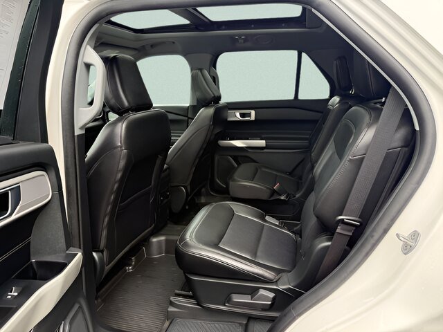 Certified 2022 Ford Explorer Limited w/ Equipment Group 301A AWD/4WD image 5