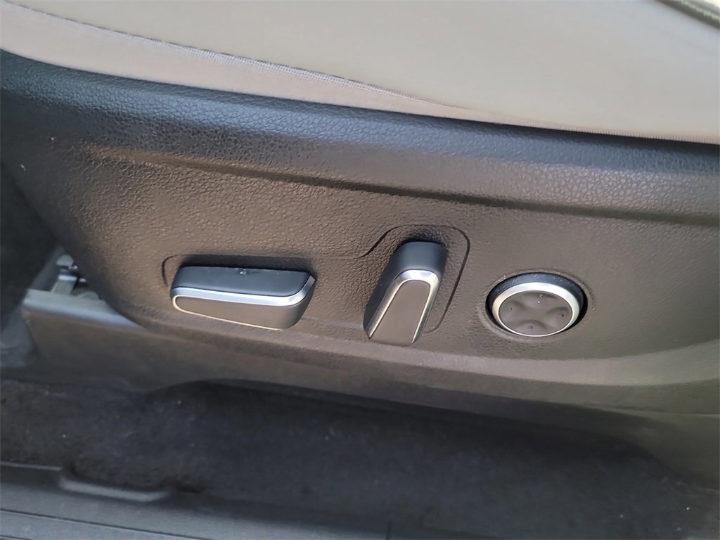 Used 2024 Hyundai Palisade SEL w/ Premium Package image 18