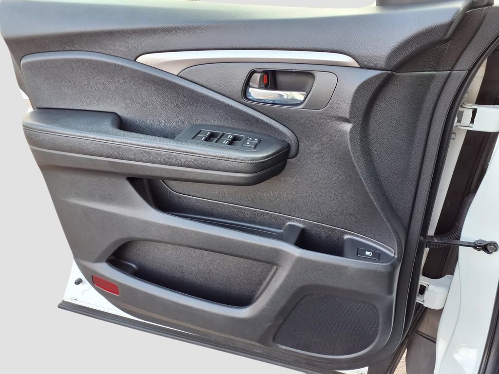 Used 2021 Honda Pilot EX image 22
