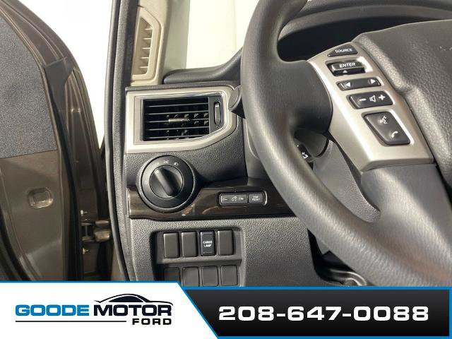 Used 2019 Nissan Titan SV AWD/4WD image 14