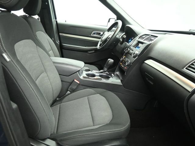 Certified 2018 Ford Explorer XLT FWD image 25