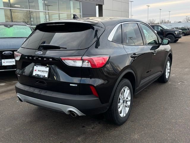 Certified 2020 Ford Escape SE image 3