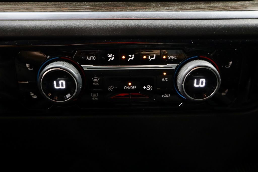 Used 2024 Chevrolet Silverado 1500 LT image 30