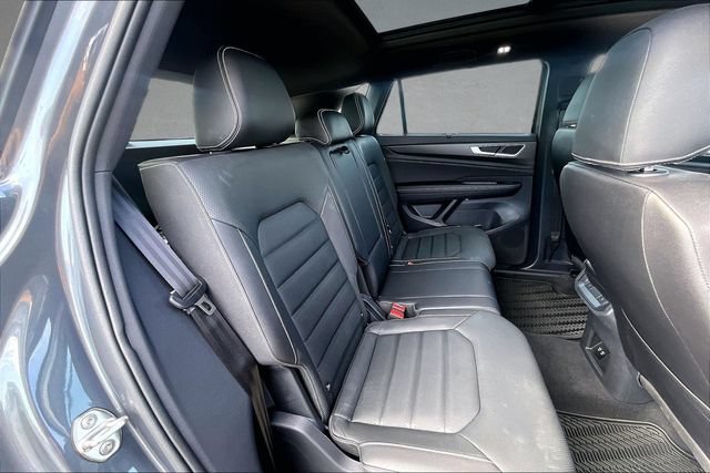 Used 2025 Volkswagen Atlas Cross Sport SEL R-Line AWD/4WD image 26