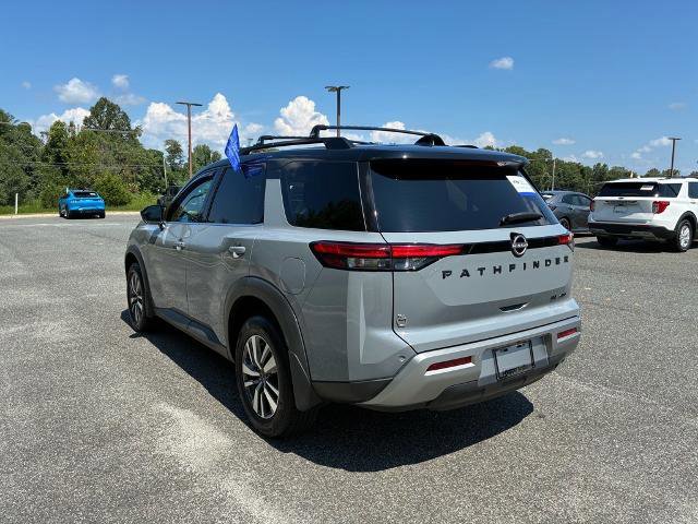 Used 2022 Nissan Pathfinder SL w/ SL Black Package image 6