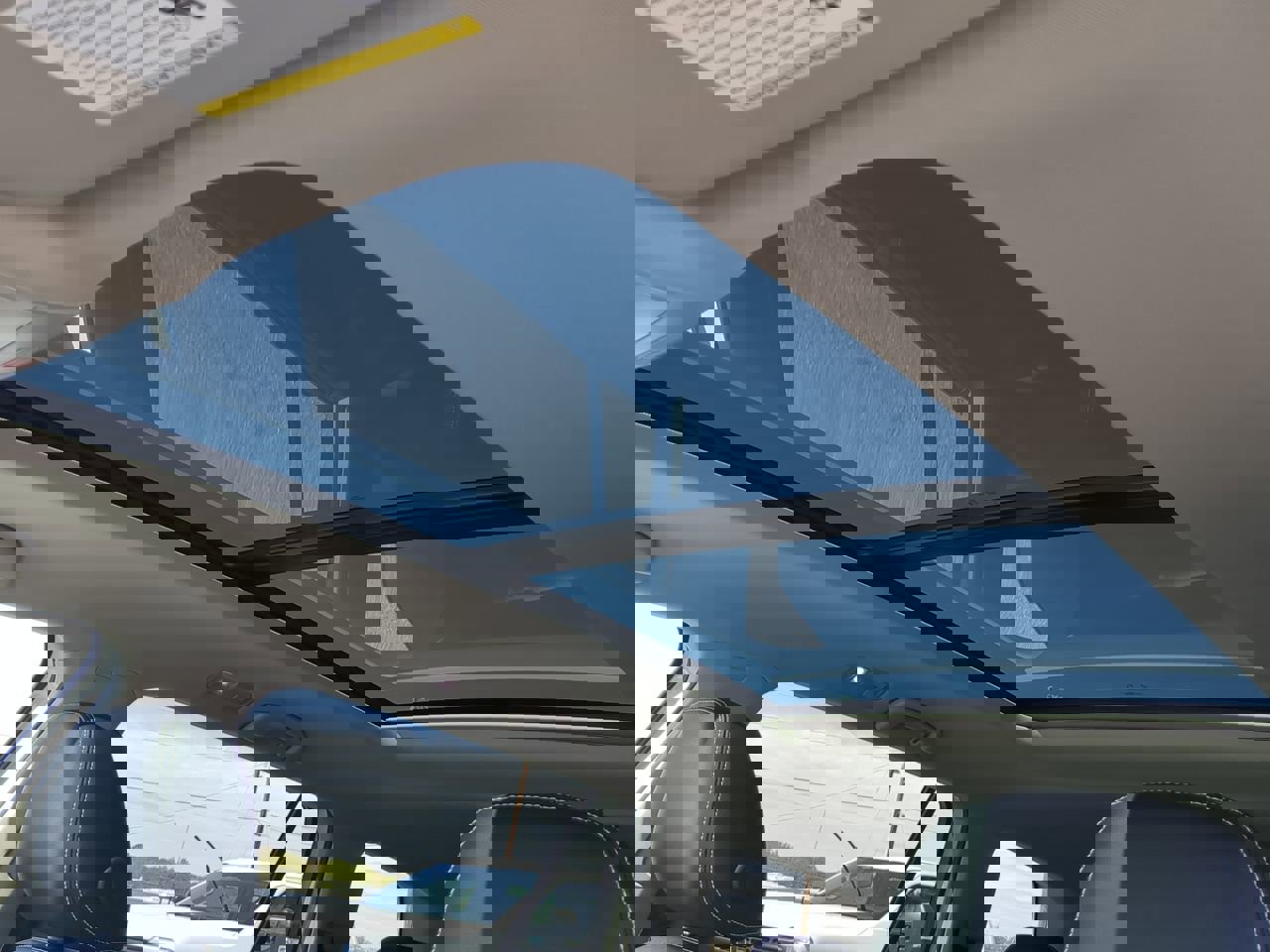 Used 2023 Volkswagen Atlas SE w/ Panoramic Sunroof Package image 18