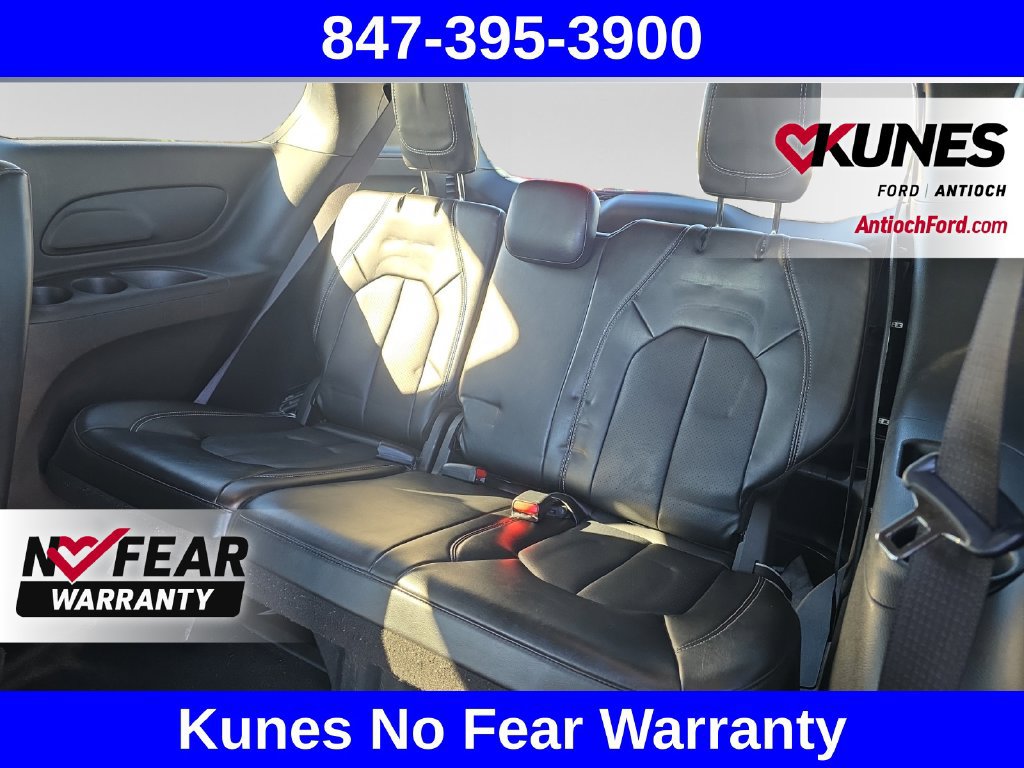 Used 2025 Chrysler Pacifica Select FWD image 39
