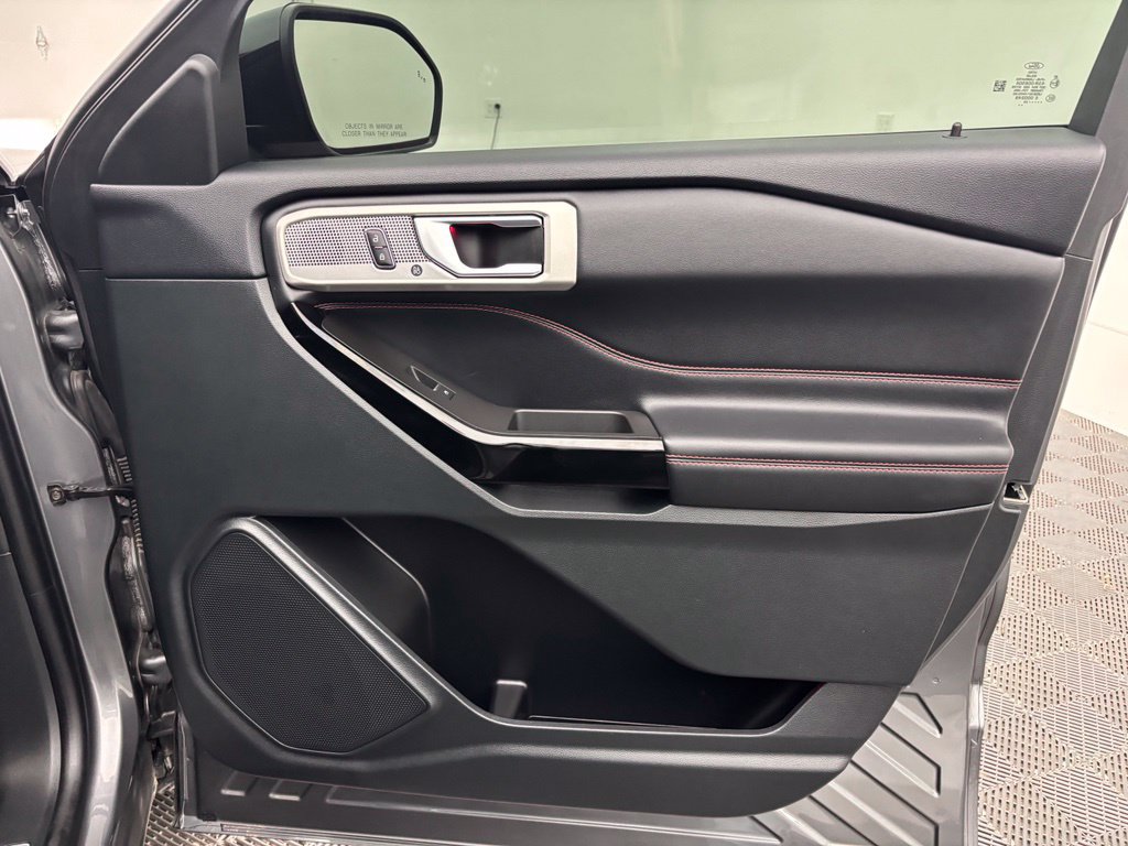 Certified 2024 Ford Explorer ST-Line w/ Class IV Trailer Tow Package AWD/4WD image 30