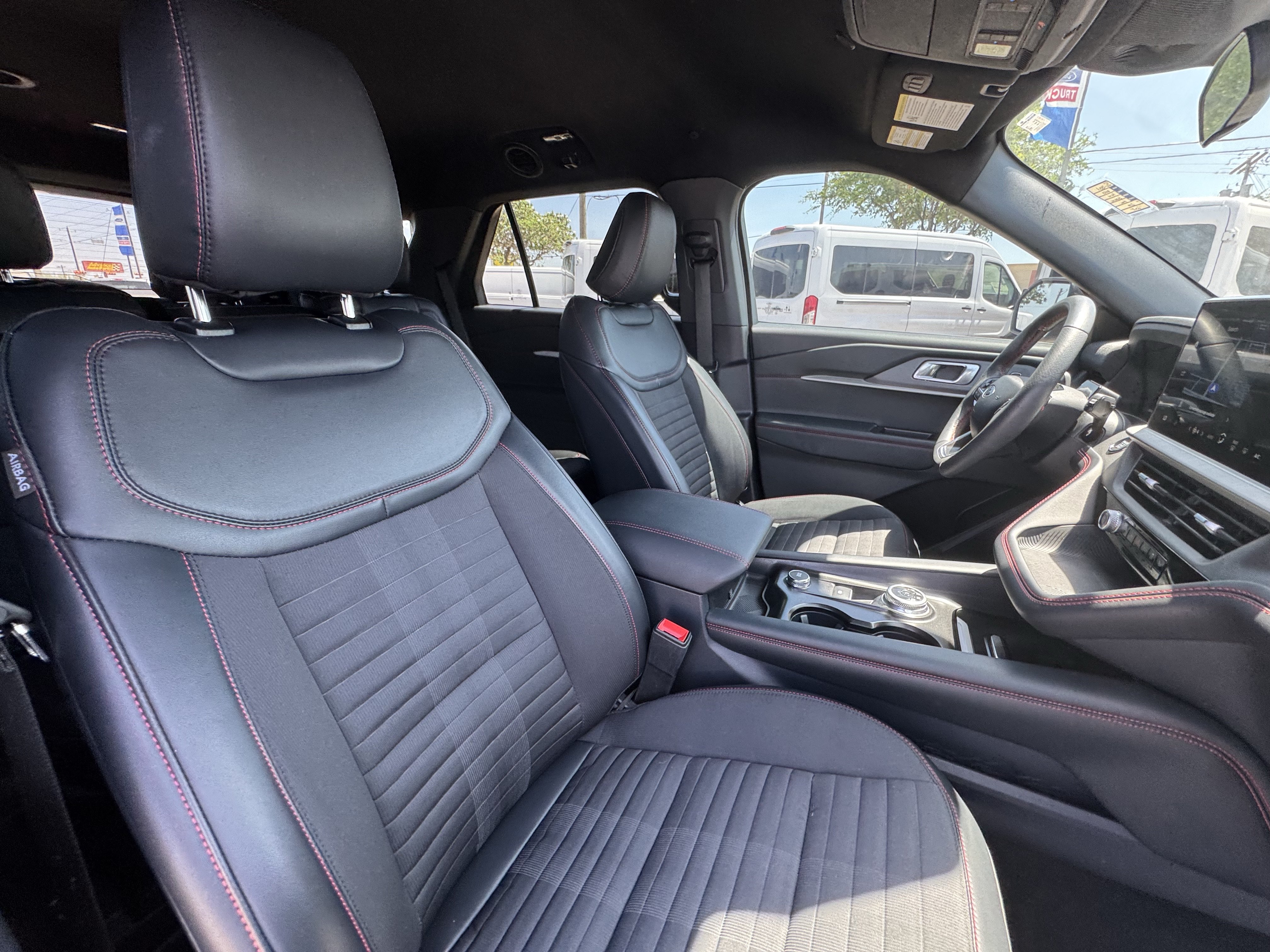 Certified 2025 Ford Explorer ST-Line RWD image 37