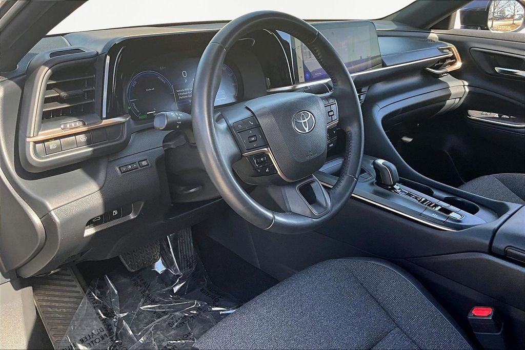 Used 2023 Toyota Crown AWD/4WD image 13