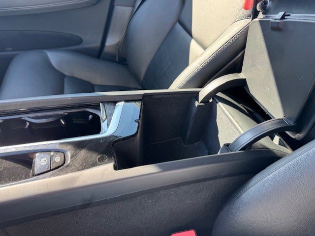 Used 2024 Volvo XC60 B5 Core image 24