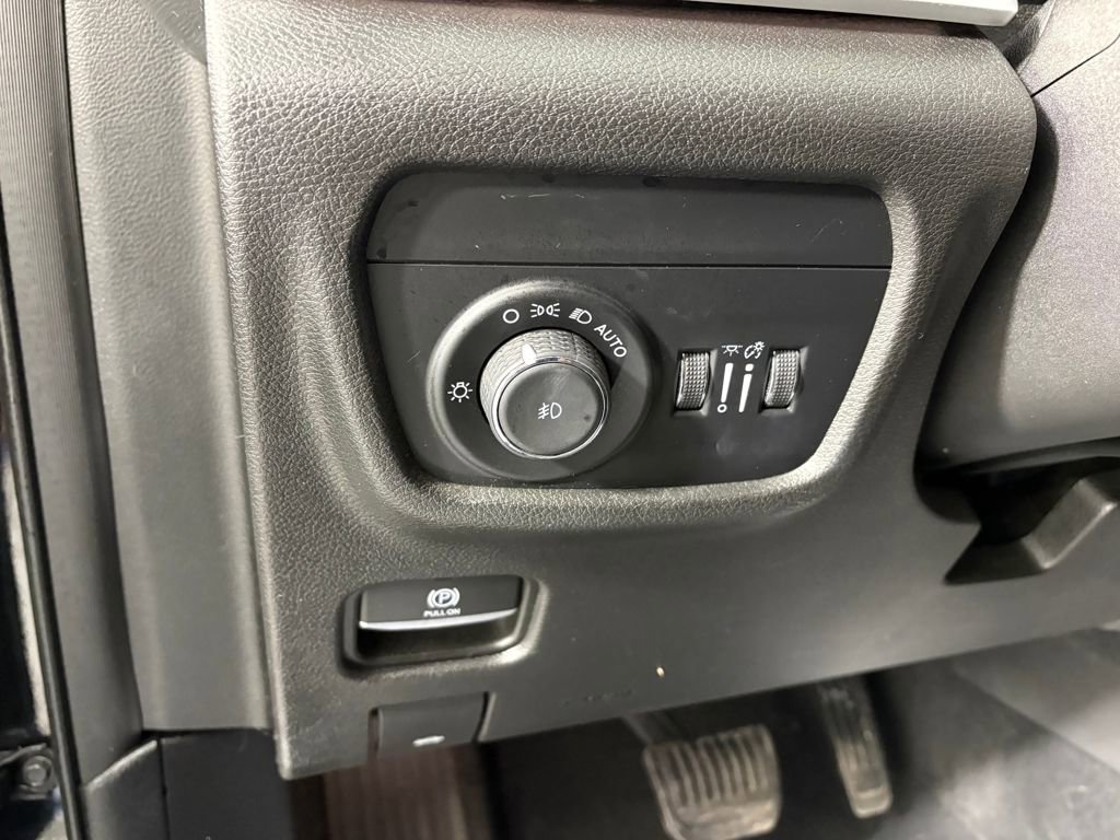 Used 2022 Jeep Grand Cherokee L Limited image 15