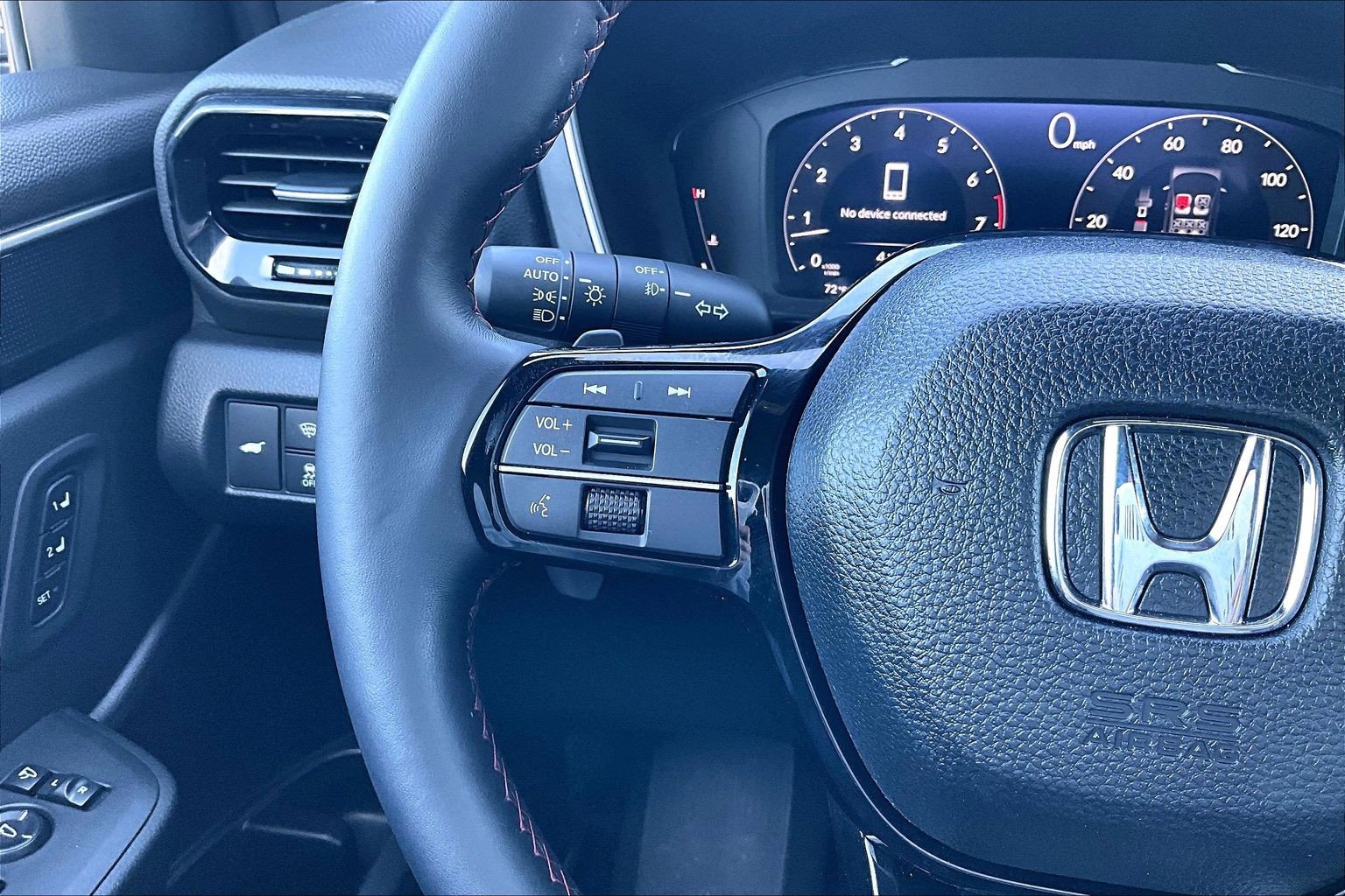 Used 2025 Honda Pilot Black Edition image 18