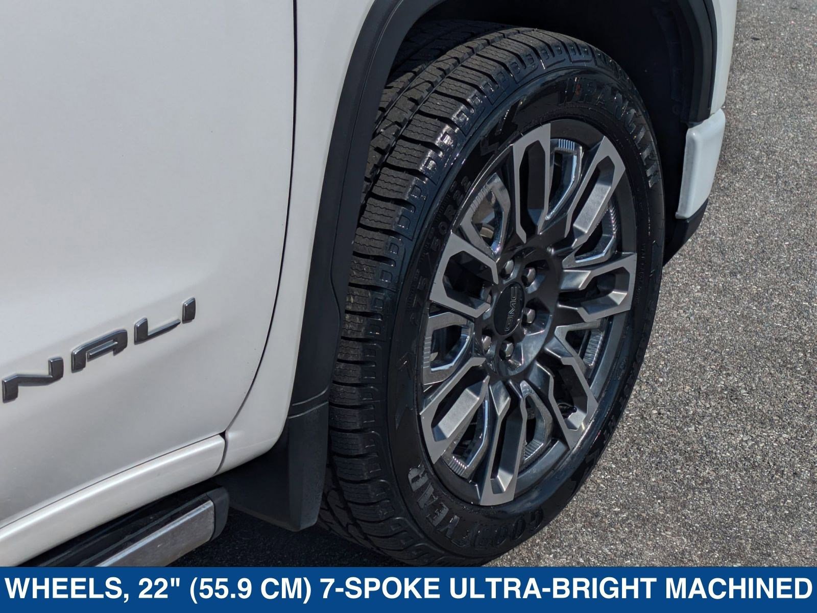 Used 2024 GMC Sierra 1500 Denali Ultimate image 12