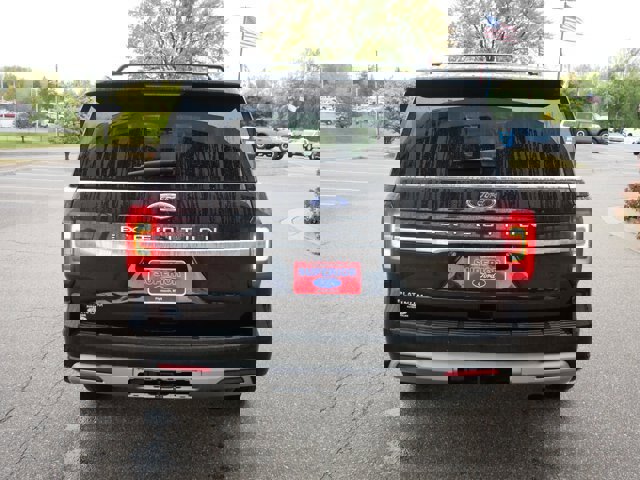 Certified 2023 Ford Expedition Platinum image 4