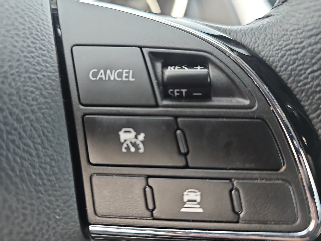 Used 2025 Mitsubishi Eclipse Cross AWD image 18