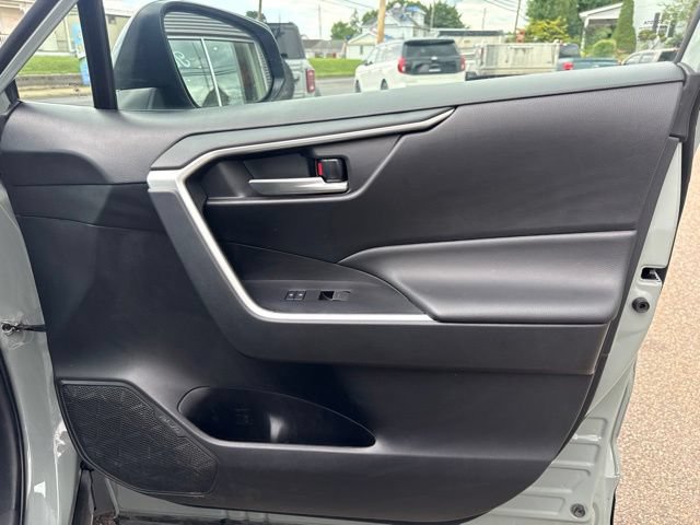 Used 2023 Toyota RAV4 XLE Premium AWD/4WD image 29