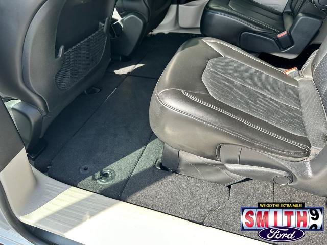 Used 2024 Chrysler Pacifica Touring-L FWD image 34