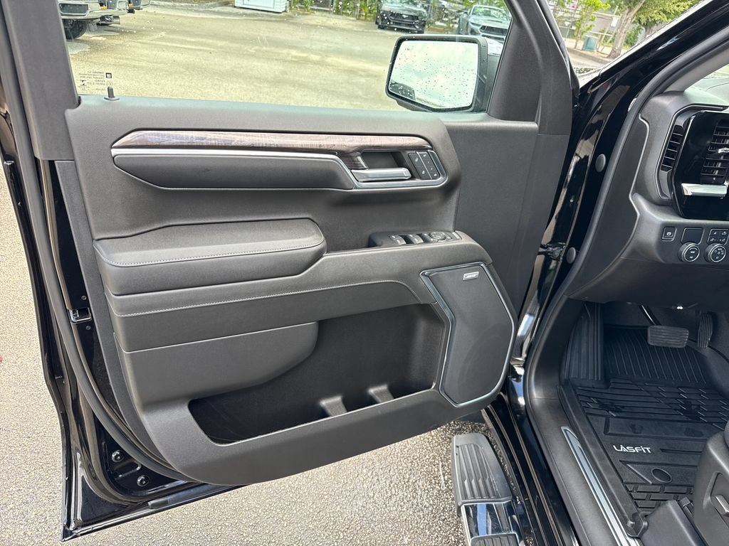 Used 2023 Chevrolet Silverado 1500 LTZ RWD image 13