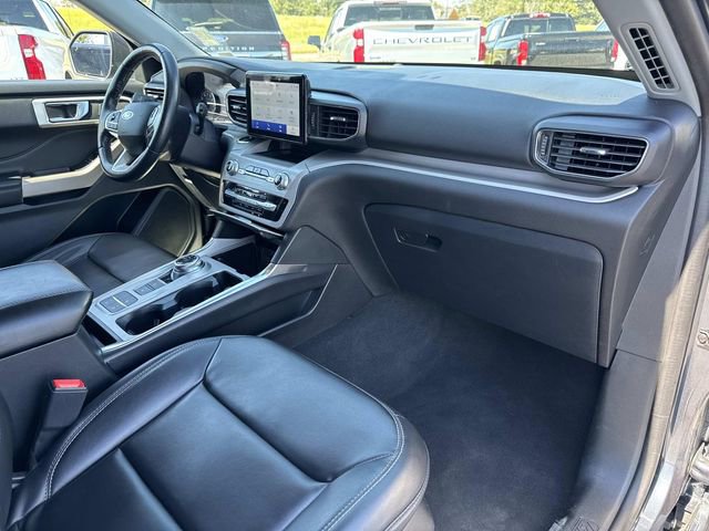 Certified 2023 Ford Explorer XLT w/ Equipment Group 202A image 13